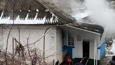 Пожежу локалізовано о 13:03 та ліквідовано о 13:05. Фото: ГУ ДСНС України у Хмельницькій області Пожежу локалізовано о 13:03 та ліквідовано о 13:05. Фото: ГУ ДСНС України у Хмельницькій області