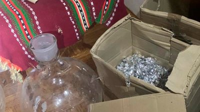 Сотні літрів реактивів, мільйонні прибутки: на Прикарпатті викрили групу наркоторговців Сотні літрів реактивів, мільйонні прибутки: на Прикарпатті викрили групу наркоторговців