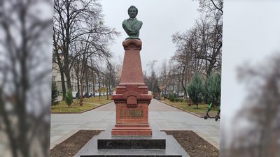 В Україні пам'ятники російським діячам демонтують переважно волонтерським коштом – Вадим Поздняков
