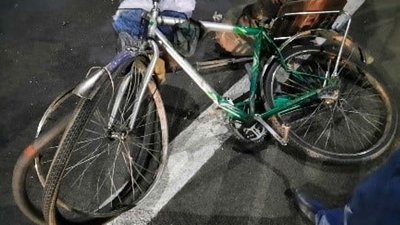 На Антонівському мосту у Херсоні збили велосипедиста – поліція встановлює особу загиблого