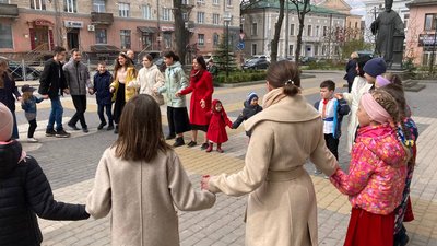 Великодні гаївки водили у Тернополі Великодні гаївки водили у Тернополі