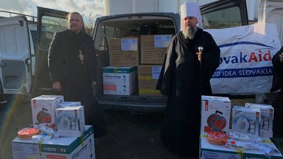 Храми Київської єпархії ПЦУ отримали генератори для пунктів обігріву при церквах