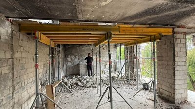 Відновлення будинку на вулиці Виговського у Львові після обстрілу