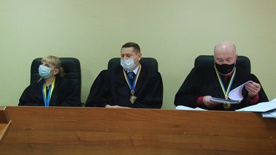 Обвинуваченого у стрілянині біля полтавського кафе Віктора Малого ще 2 місяці триматимуть під вартою Обвинуваченого у стрілянині біля полтавського кафе Віктора Малого ще 2 місяці триматимуть під вартою