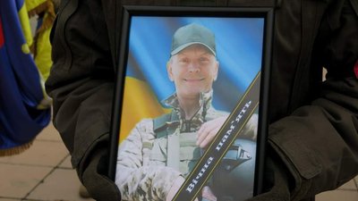 У Жовтих Водах на Дніпропетровщині попрощалися з військовим Ігорем Шиловичем