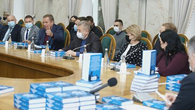 Невідомі фото та план захоплення Харкова: книгу Авакова планують видати в аудіоформаті Невідомі фото та план захоплення Харкова: книгу Авакова планують видати в аудіоформаті