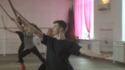 Микита, через війну ,переїхав з Краматорська до Хмельницького. Микита, через війну ,переїхав з Краматорська до Хмельницького.