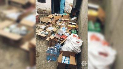 У Чернігові затримали псевдоволонтера, який заробляв на гуманітарній допомозі У Чернігові затримали псевдоволонтера, який заробляв на гуманітарній допомозі