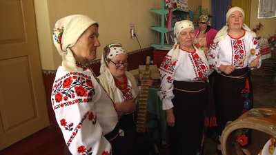 На Хмельниччині, у селі Завадинці жінки переспівали народні пісні