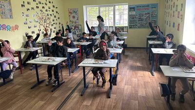 На Закарпатті БФ "Благо" проводить підготовку ромських дітей до школи На Закарпатті БФ "Благо" проводить підготовку ромських дітей до школи