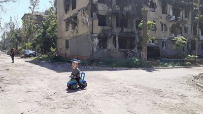 В Маріуполі окупанти наказали освітянам зробити відео співу гімну РФ з вихованцями