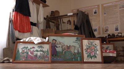 На Черкащині у будинку культури бібліотекарка створила музей села