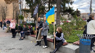 У Черкасах 28 жовтня під міськрадою відбулася акція протесту У Черкасах 28 жовтня під міськрадою відбулася акція протесту