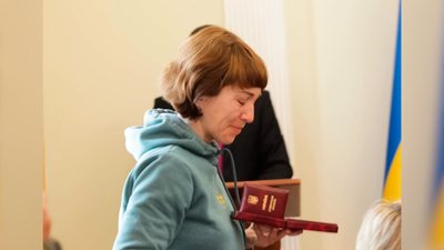 На Чернігівщині родинам загиблих воїнів передали ордени "За мужність" На Чернігівщині родинам загиблих воїнів передали ордени "За мужність"