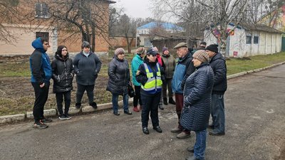 «Остання крапля для всієї громади»: у Диканьці влаштували протест через побитого старшого лейтенанта «Остання крапля для всієї громади»: у Диканьці влаштували протест через побитого старшого лейтенанта