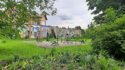 Оборонець Донецького аеропорту працює вчителем малювання Оборонець Донецького аеропорту працює вчителем малювання