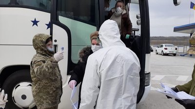 Спецрейсом до Одеси повернулись українці з Молдови