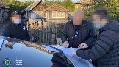 У Кривому Розі викрили посадовця, якого підозрюють у розкраданні коштів на закупівлі міськтранспорту У Кривому Розі викрили посадовця, якого підозрюють у розкраданні коштів на закупівлі міськтранспорту