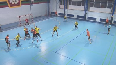 Гандбольна команда з Сум зіграла з лідером чемпіонату України в Ужгороді