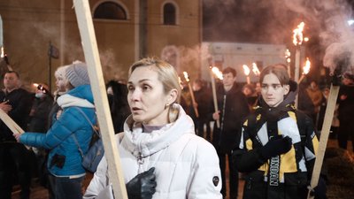 Вулицями Чернівців пройшлися смолоскипною ходою Вулицями Чернівців пройшлися смолоскипною ходою