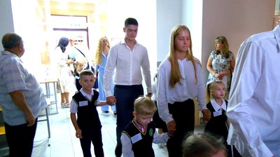 "Це старт у новий навчальний рік": як відзначили День знань у вінницьких школах "Це старт у новий навчальний рік": як відзначили День знань у вінницьких школах