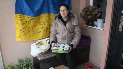 Житомир, Олевськ, волонтери, Родина Мальцевих, окопні свічки, ліки