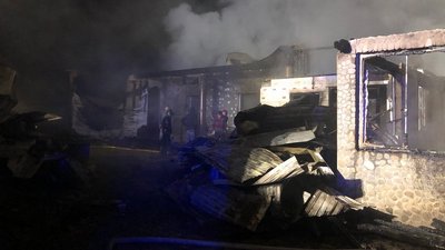 Будинок, магазин, лазня, гараж і майстерня горіли на території приватного господарства на Закарпатті Будинок, магазин, лазня, гараж і майстерня горіли на території приватного господарства на Закарпатті