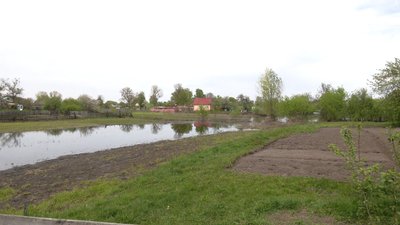 Вода спадає: як жителі підтоплених сіл на Чернігівщині повертаються до звичного життя Вода спадає: як жителі підтоплених сіл на Чернігівщині повертаються до звичного життя
