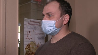 Харків'янка, дитину якої травмували шкільні двері, звинувачує заклад у халатності