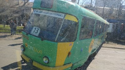 В Одесі трамвай зійшов з рейок: одна людина травмована