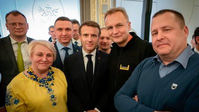 Олена Бутурлим, Олександр Кодола, Емманюель Макрон, Андрій Садовий та Борис Філатов Олена Бутурлим, Олександр Кодола, Емманюель Макрон, Андрій Садовий та Борис Філатов
