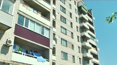 У Хмельницькому собаку викинули з вікна багатоповерхівки