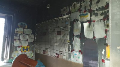Поблизу Маріуполя згоріла база парамедиків Поблизу Маріуполя згоріла база парамедиків