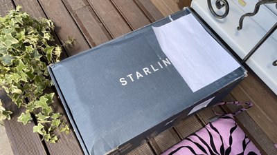 Волонтери купили та передали для ЗСУ дві системи "Starlink" Волонтери купили та передали для ЗСУ дві системи "Starlink"