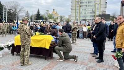 Із 33-річним військовим Андрієм Душебою попрощались у Рівному Із 33-річним військовим Андрієм Душебою попрощались у Рівному