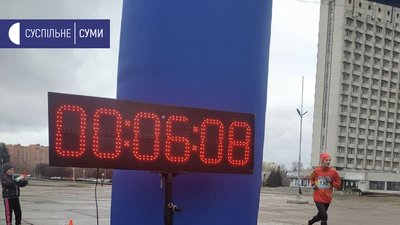 Забіг до Дня Святого Миколая влаштували в Сумах, щоб допомогти онкохворим дітям (ФОТО) Забіг до Дня Святого Миколая влаштували в Сумах, щоб допомогти онкохворим дітям (ФОТО)