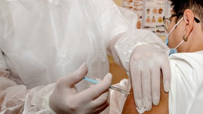 Як працюватимуть центри масової вакцинації у Кропивницькому у святкові та вихідні дні