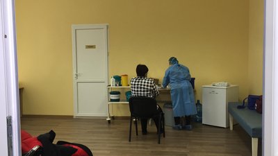 Львівські медики розповіли про стан після вакцинації від COVID-19
