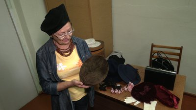Мода 30-х: рівнянка передала до музею вінтажні капелюшки