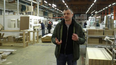 Переїхали з Харківщини у Калуш. Як працює на Франківщині релоковане підприємство, що виготовляє двері Переїхали з Харківщини у Калуш. Як працює на Франківщині релоковане підприємство, що виготовляє двері
