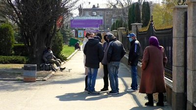 У Запоріжжі роздавали медичні маски людям без постійного місця проживання
