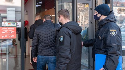53 адмінматеріали за порушення карантину склали ужгородські правоохоронці