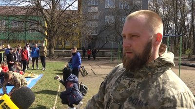 "Смуга перешкод": вихованці житомирської Школи юних десантників влаштували показові виступи "Смуга перешкод": вихованці житомирської Школи юних десантників влаштували показові виступи