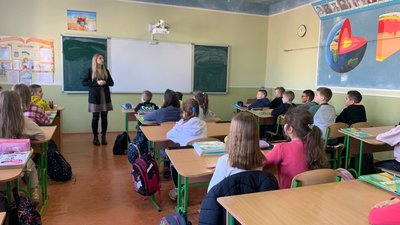У громаді на Тернопільщині бракує півтора мільйона гривень на зарплату вчителям