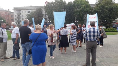 Проти закриття закладу: на Херсонщині мітингують працівники Білозерського ПТУ Проти закриття закладу: на Херсонщині мітингують працівники Білозерського ПТУ