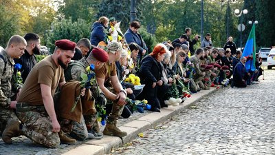 В Ужгороді попрощалися з полеглим захисником Юрієм Вароді В Ужгороді попрощалися з полеглим захисником Юрієм Вароді