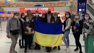 Дорога додому: 9 українців повертаються з Аргентини через Туреччину й Білорусь