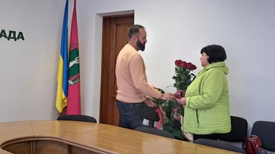 На Черкащині мати загиблого захисника отримала відзнаку На Черкащині мати загиблого захисника отримала відзнаку