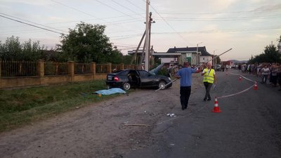 ДТП на Прикарпатті: троє людей загинули, ще двоє – у лікарні (оновлено) ДТП на Прикарпатті: троє людей загинули, ще двоє – у лікарні (оновлено)