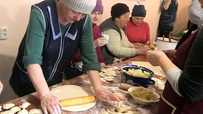 На кордоні Сумщини готують їжу для українських захисників